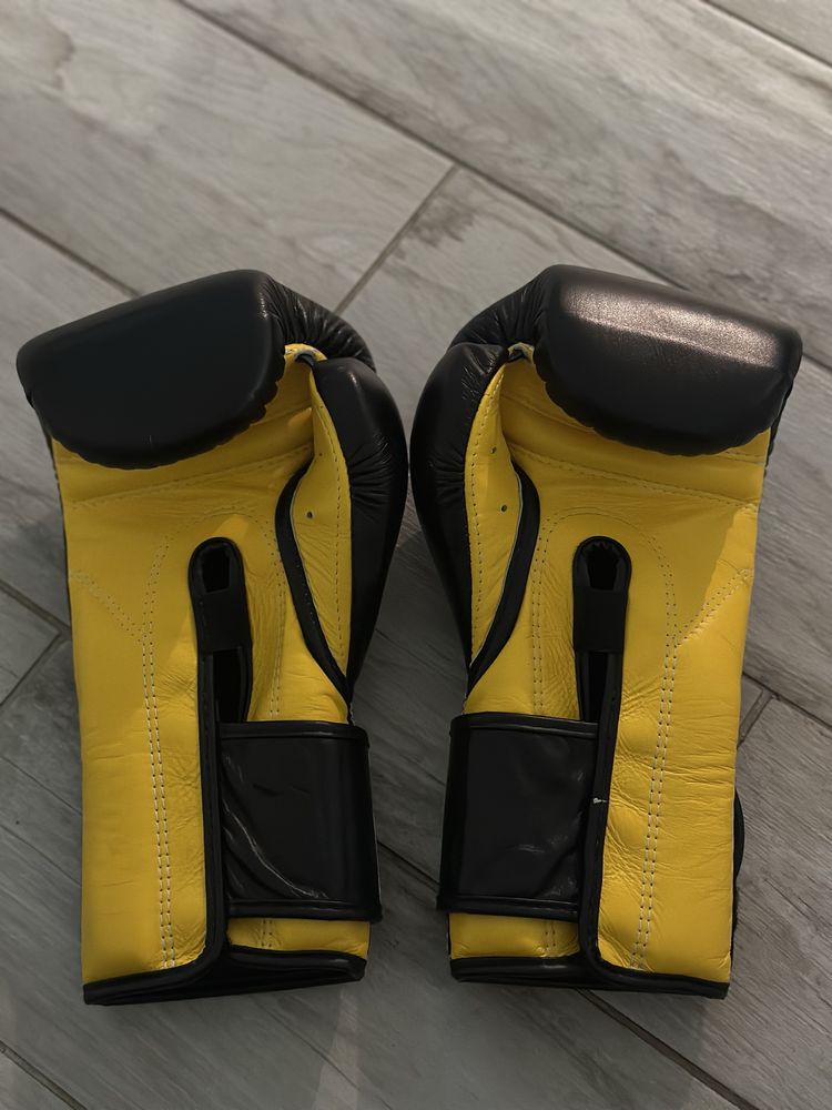 Manusi de box si mma profesionale