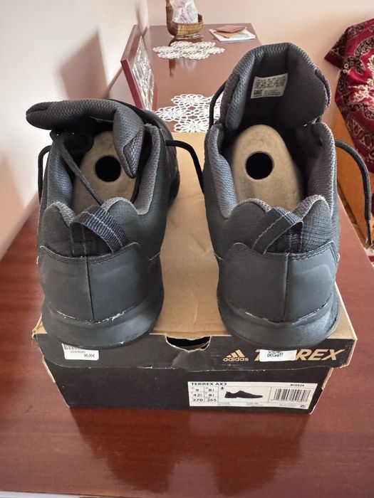 Adidasi marca ADIDAS model TERREX