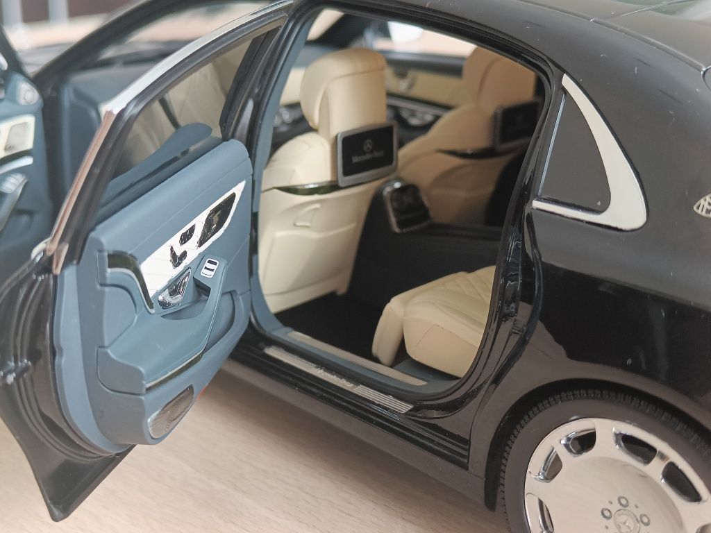 Mercedes S class W222, Almost Real 1:18