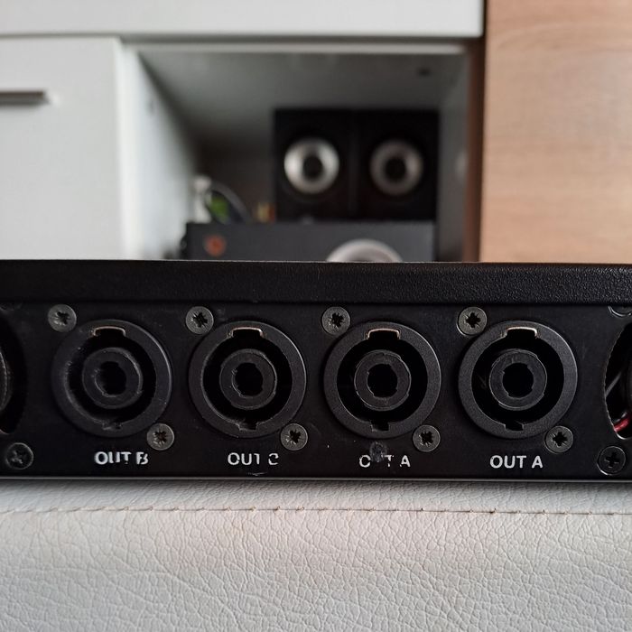 Крайно стъпало висококачествено "Ventsel" 1U 2x1000W