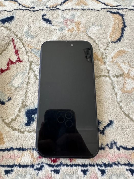 Iphone 15 почти новый