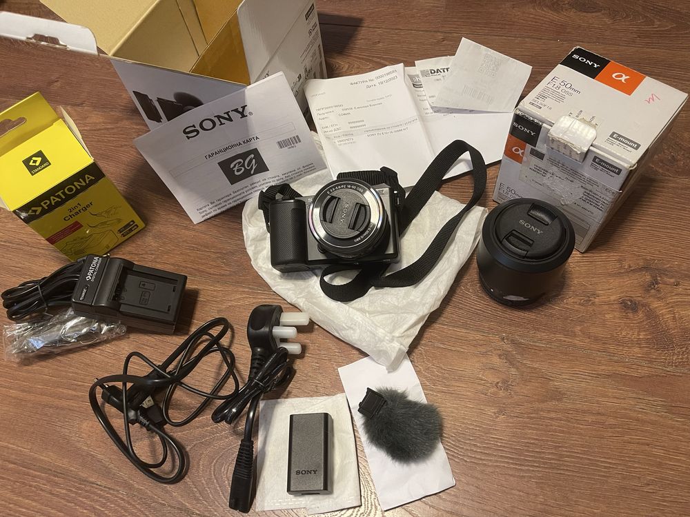 Sony ZV-E10 + 2 обектива Sony SEL 16-50mm f/3.5 и Sony 50 f/1,8
