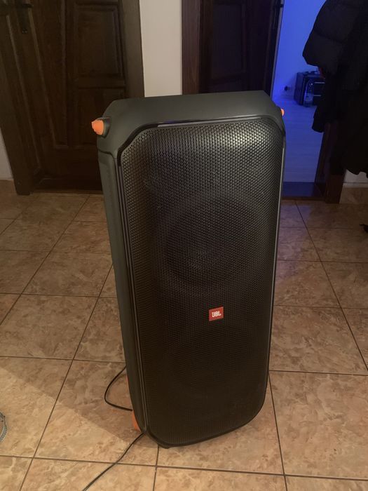Schimb Boxa JBL 710 cu boxa JBL 1000 partybox ultimate/dau diferenta
