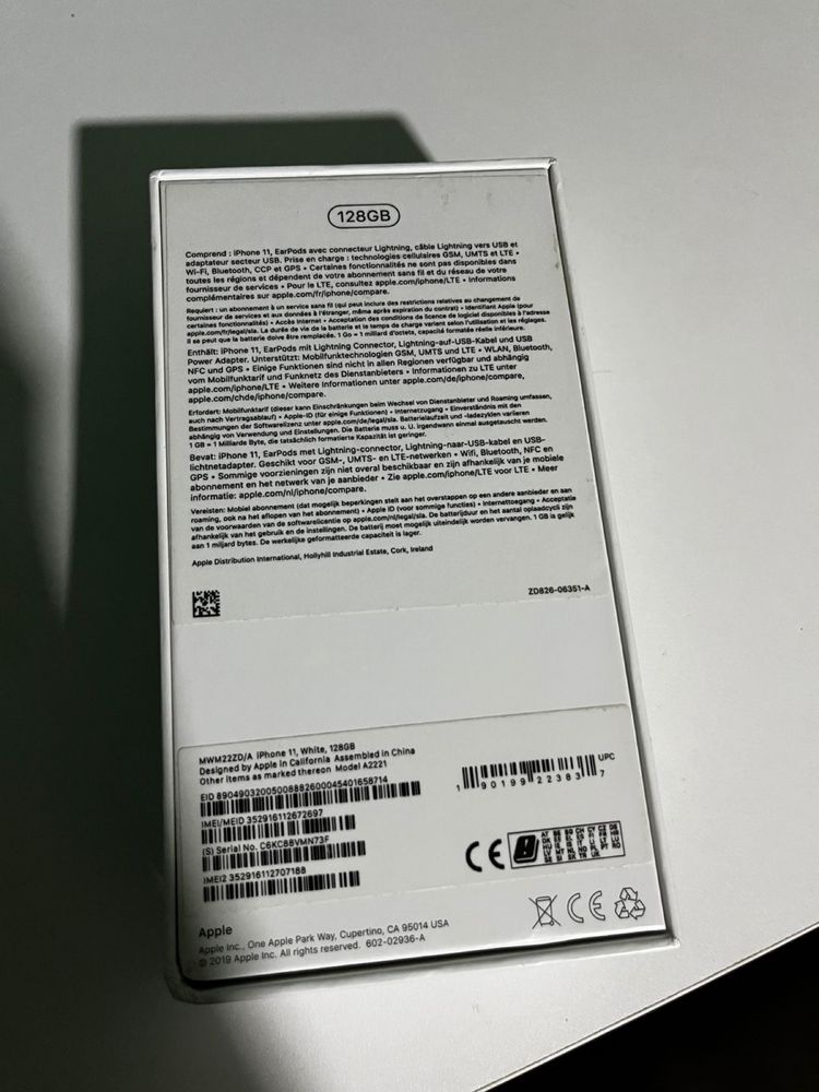 Iphone 11 память 128гб продам в отличном состоянии