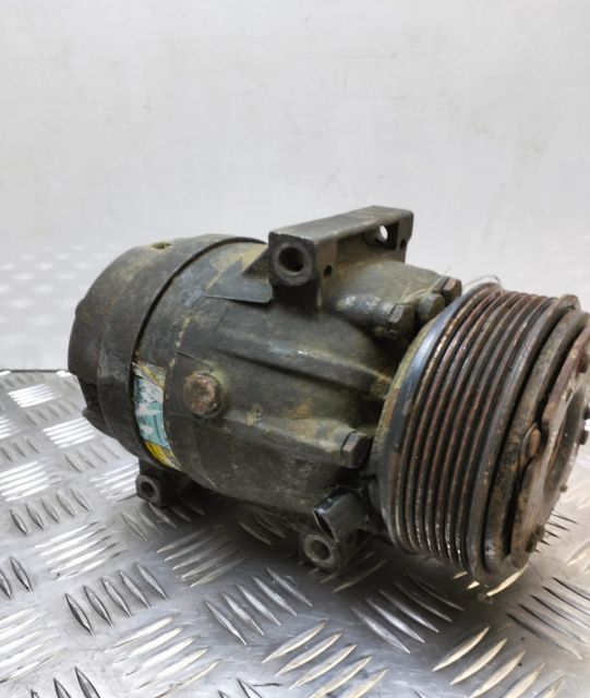 Compresor ac  2.2 / 2.5 dci  8200200671 Renault   seria