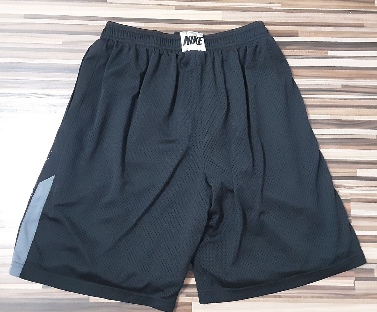 (L) NIKE оригинален панталон(39лв) и тениска (30)