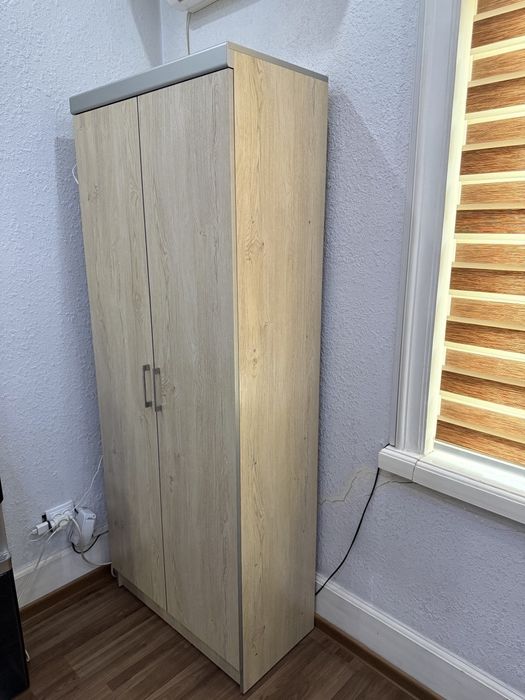 Stol stul va shkaflar ofis uchun