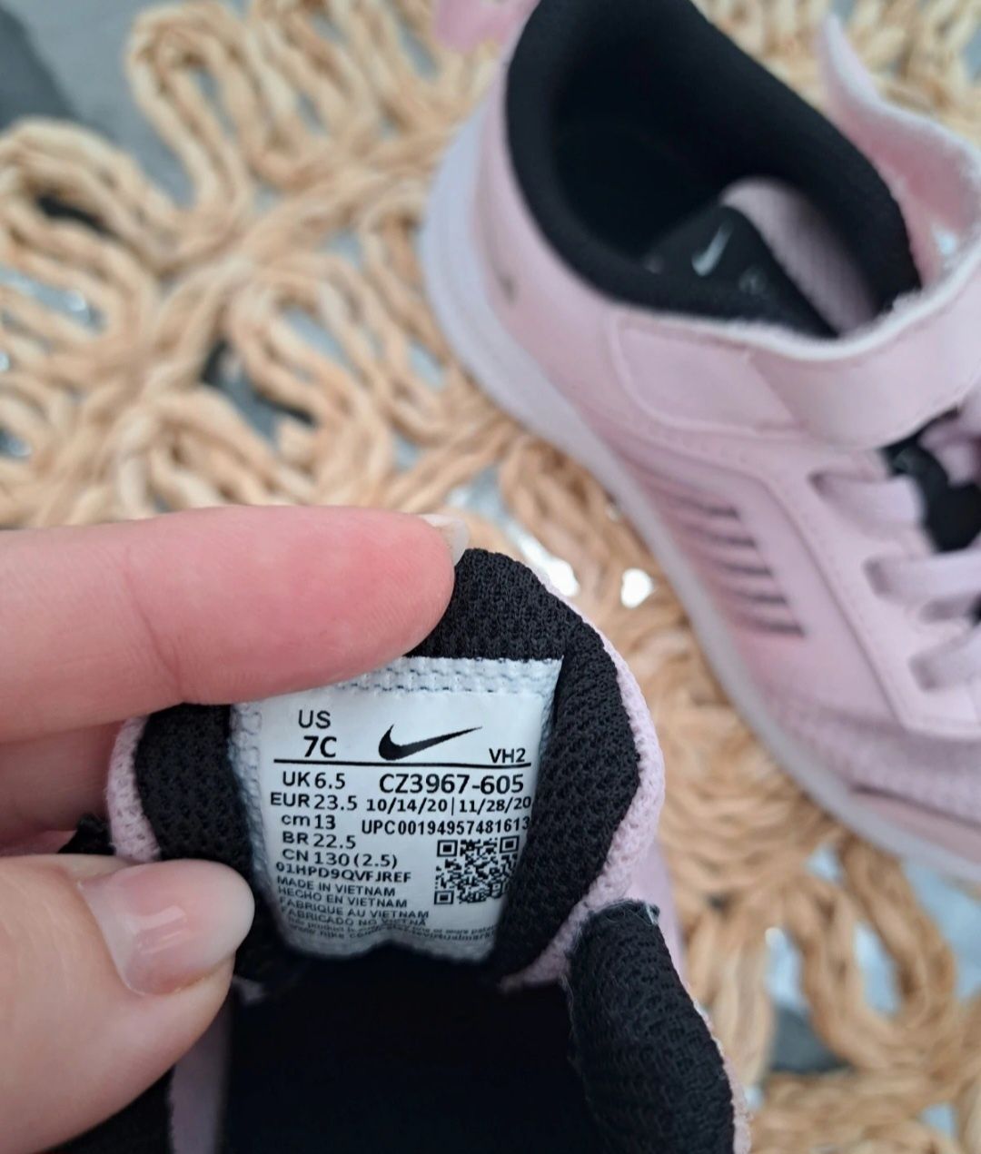 Adidasi Nike fetita