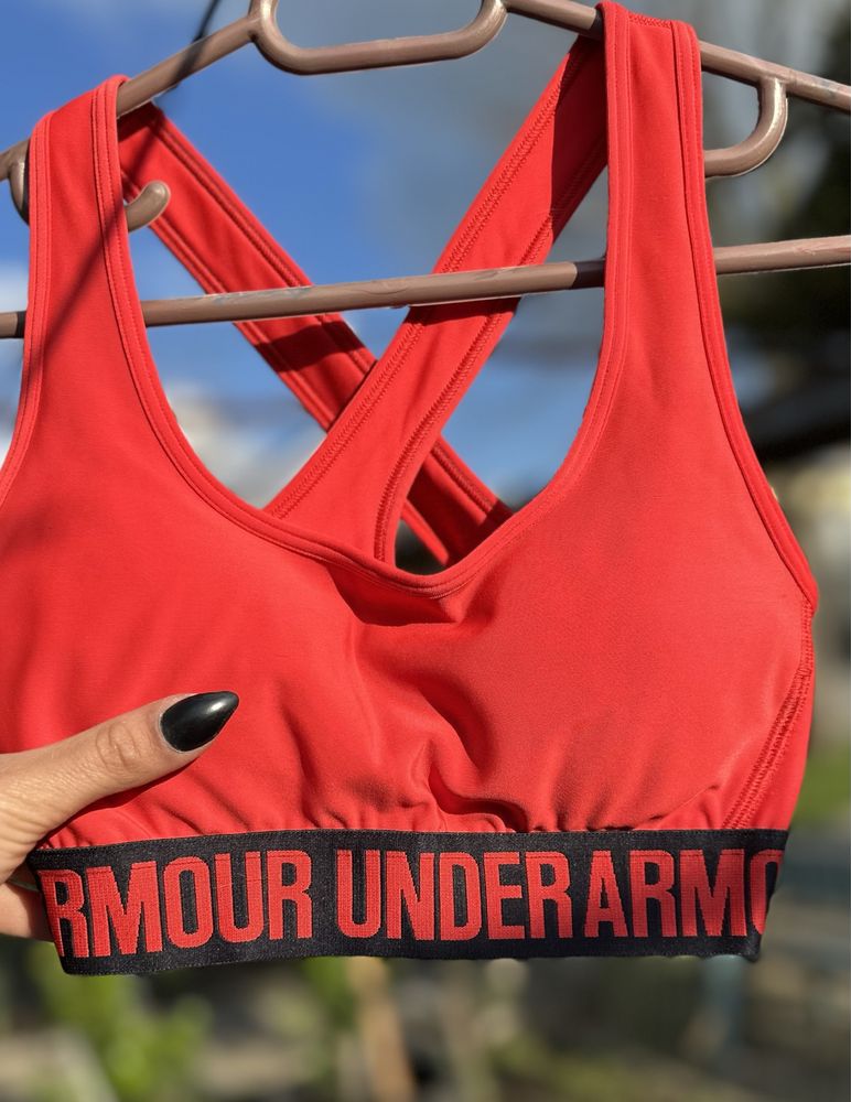 Спортно бюстие Under Armour