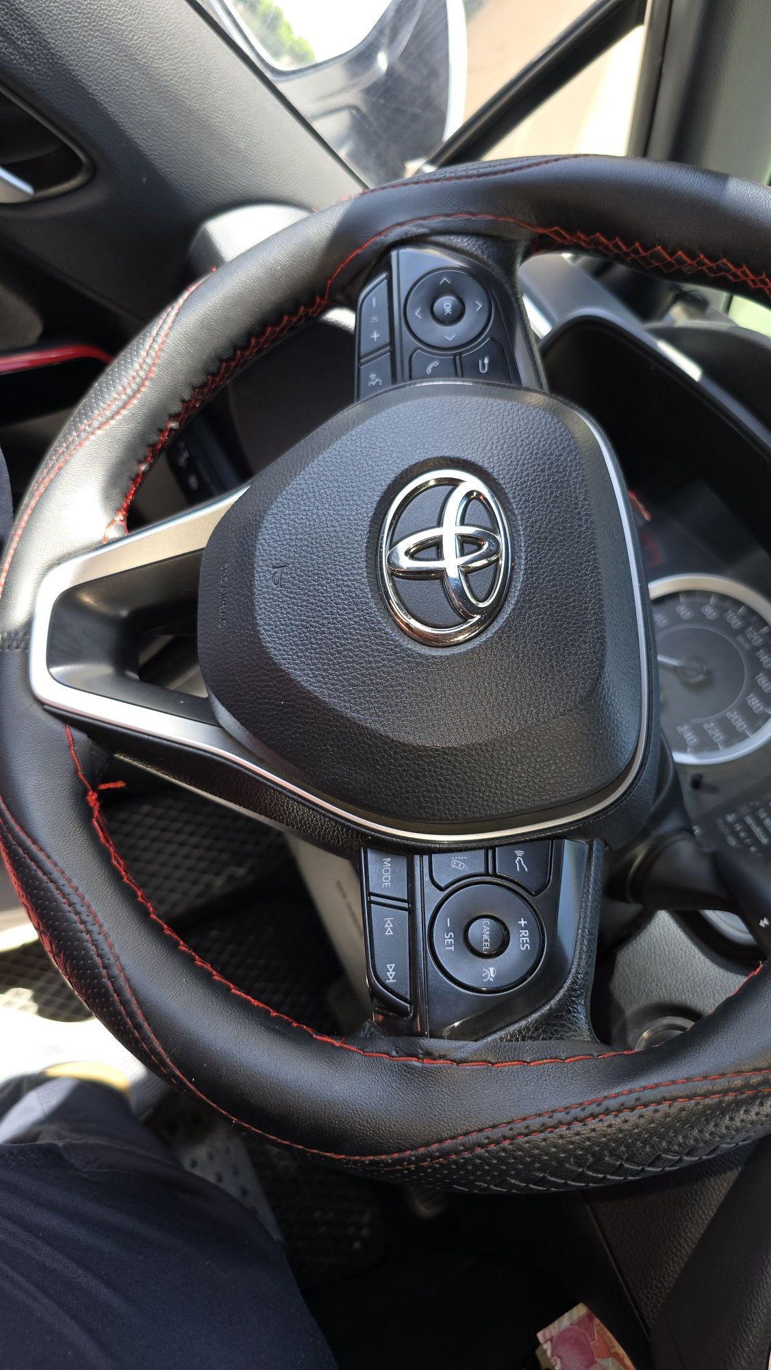 Toyota. corolla  levin 2022  oxirgi padzisa redlini  39000 k.m. yurgan