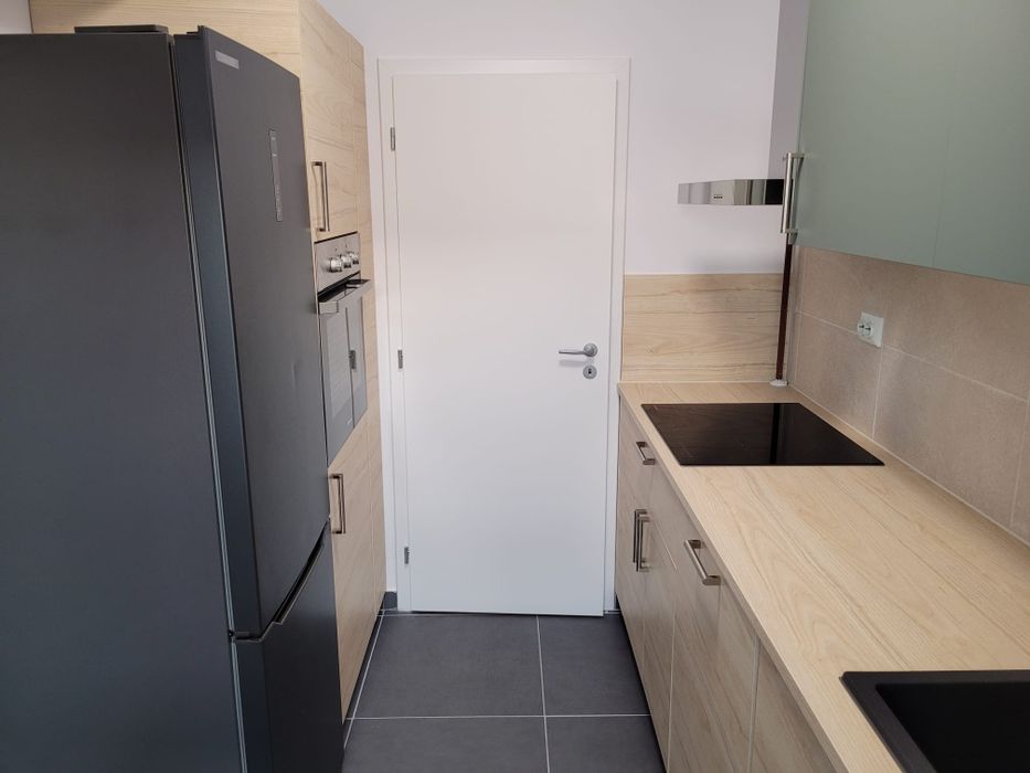 Apartament modern cu 2 camere, parcare subterană și priveliște superbă