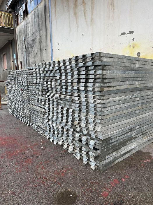 Поцинковани пътеки / талпи за италианско рамково скеле