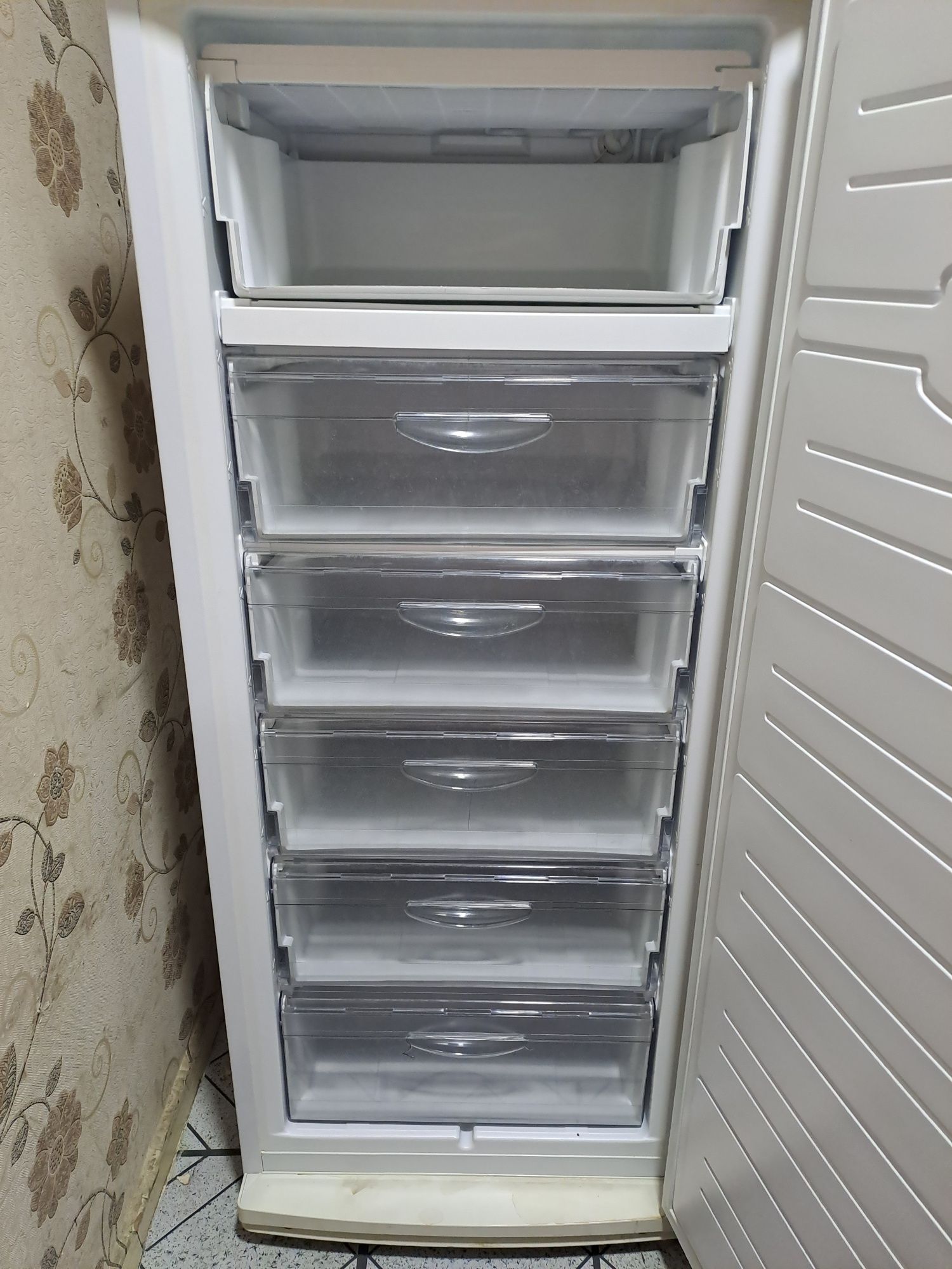 Продам морозилку