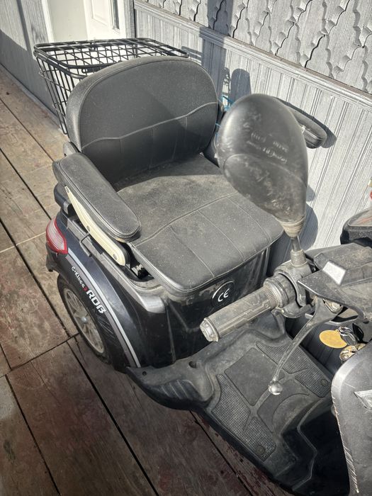 Scuter electric, modelul Luxxon E3800