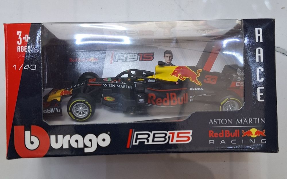 Продам моделек Ф1 команды Redbull