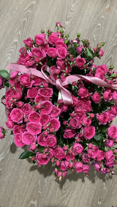 Кустовые розы большие