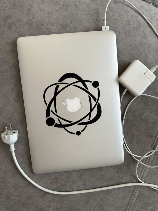 Macbook Air 13 2015г, 128 гб