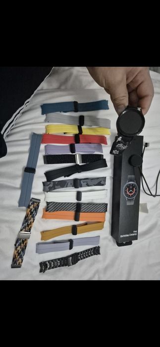 Samsung Galaxy Watch5 Pro + multe curele, folosit putin.