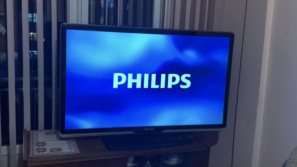 Телевизор Philips 42