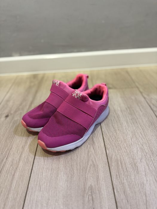 Кроссовки для девочки