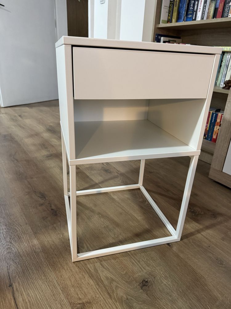 IKEA VIKHAMMER нощно шкафче