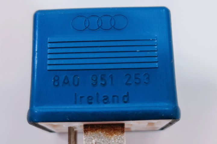 Releu  pompa comustibil 8E0951253 Audi A4 B7