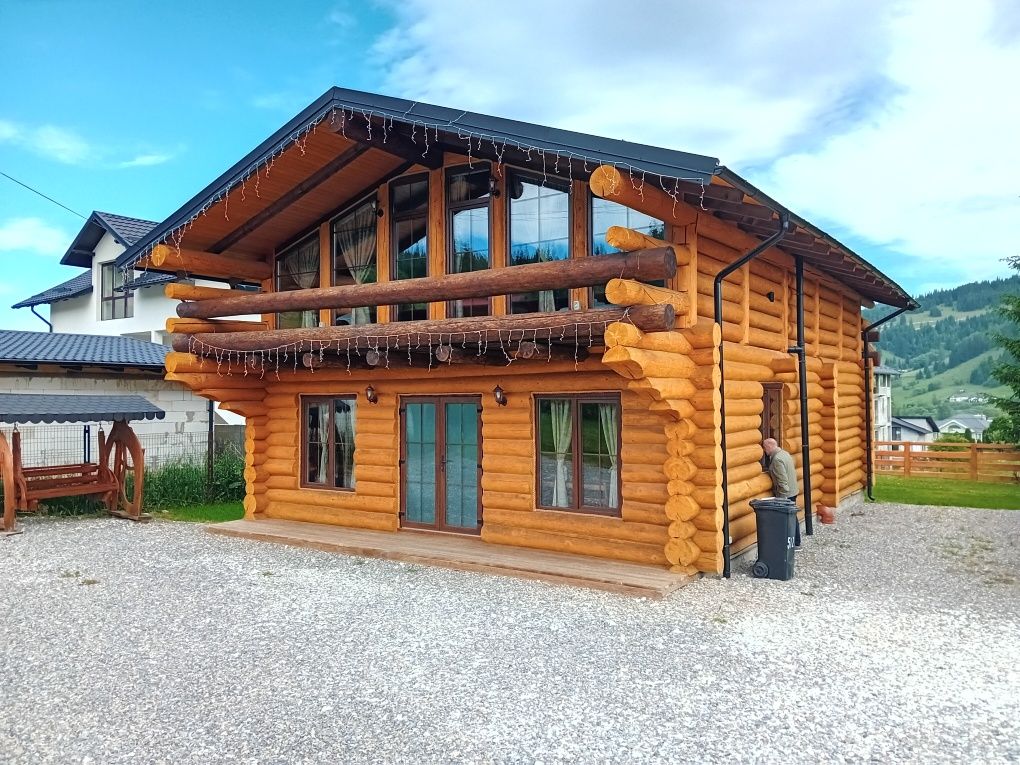 Construiesc case cabane lemn rotund 300 euro m2