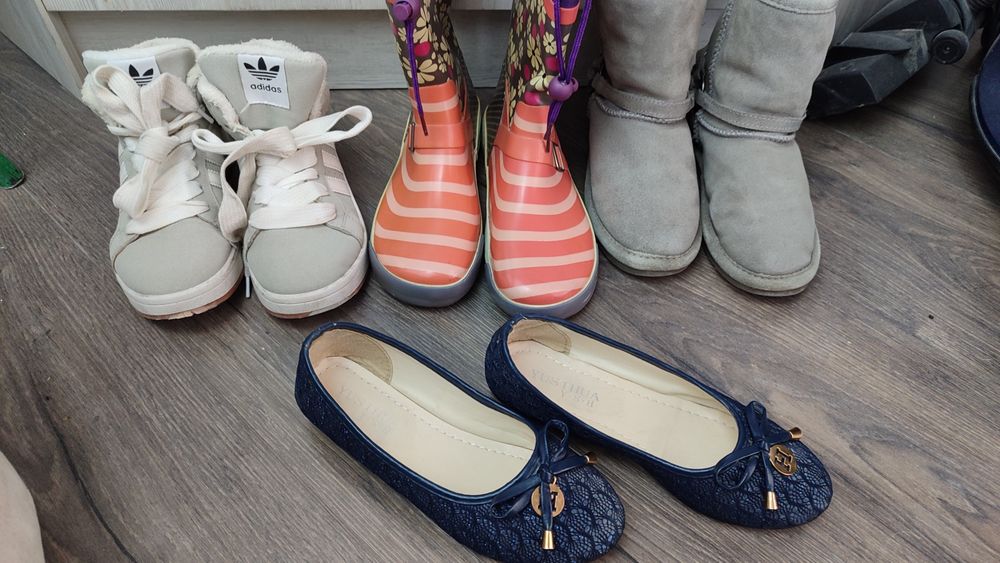 Кампусы, угги, резиновые сапоги, кроссовки, кеды, балетки, туфли