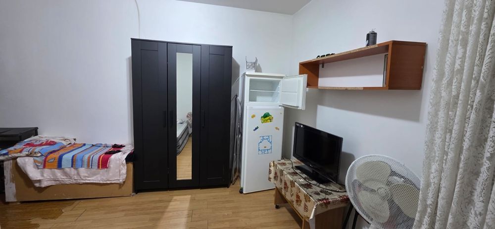 Închiriez garsoniera