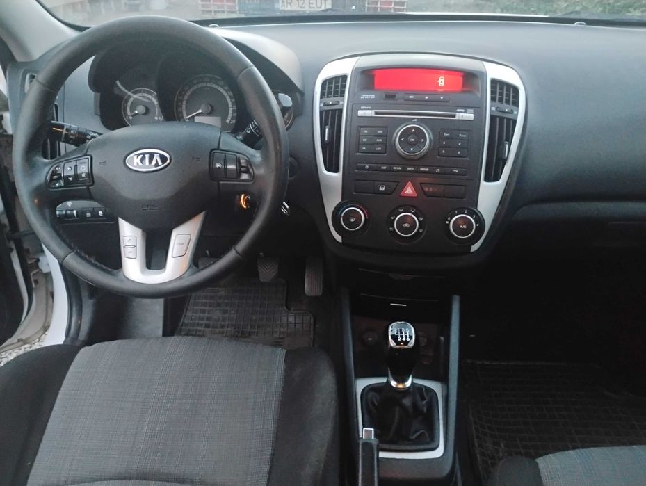 VAND KIA CEE'D AN 2011, stare buna de functionare!