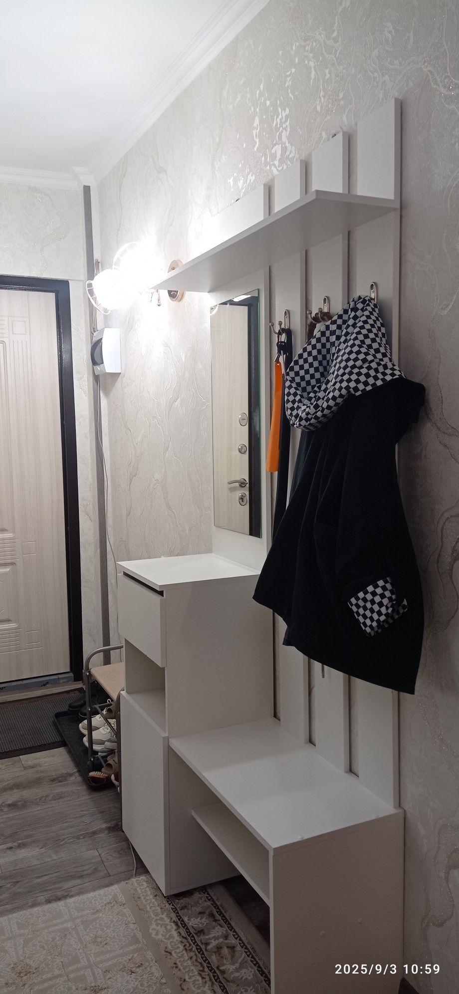 Продам прихожую б/у