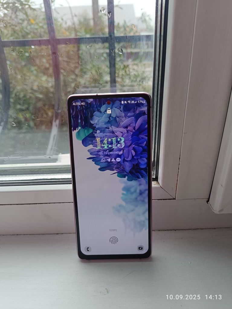 Samsung Galaxy S20 FE. (SnapDragon Edition)