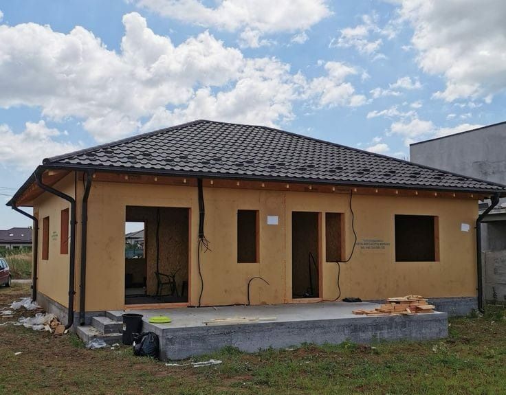 Foișoare, case din lemn si cabane din lemn masiv pentru locuit sau vac