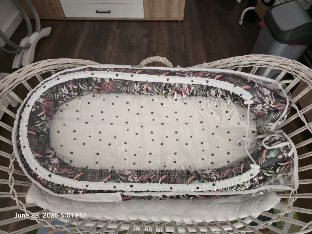 Cos rachita cu roti pentru bebelusi cu baby nest
