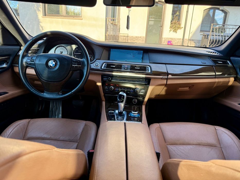 Vand bmw seria 7 745d f01 (2009) 300Cp +