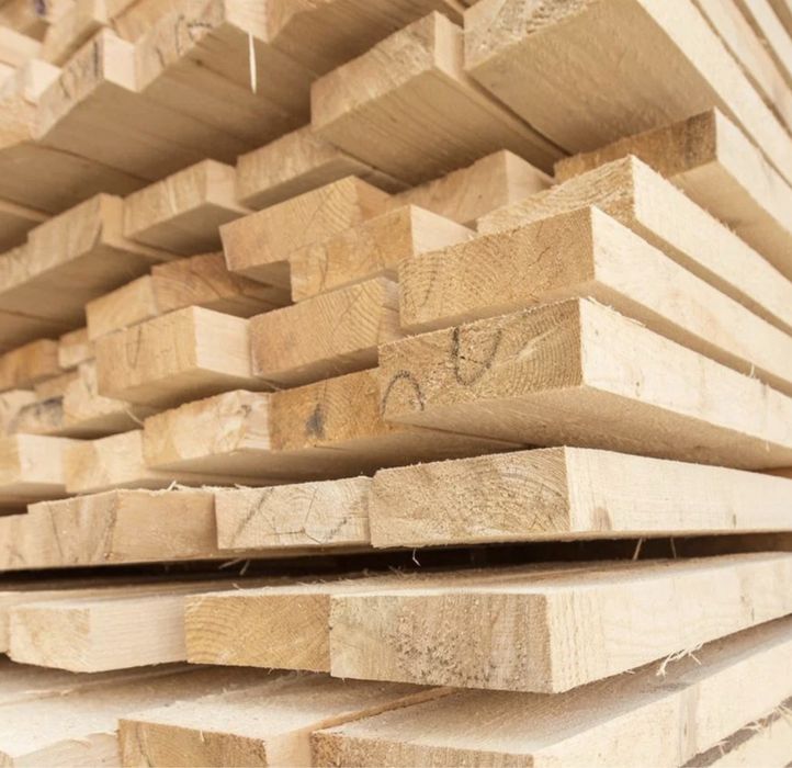 Пиломатериал: доска, брус, жерди.