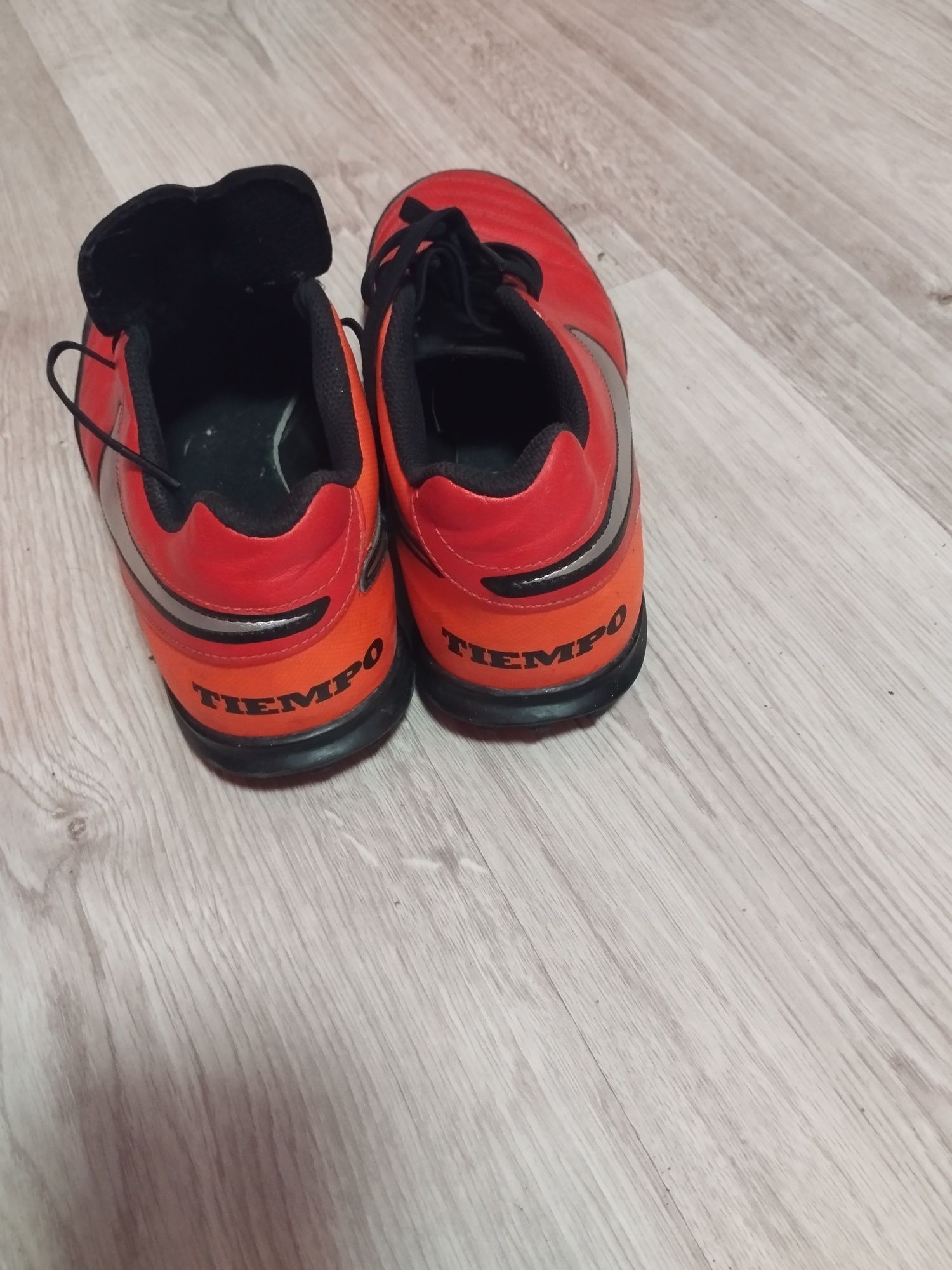 Оригинални спортни обувки NIKE