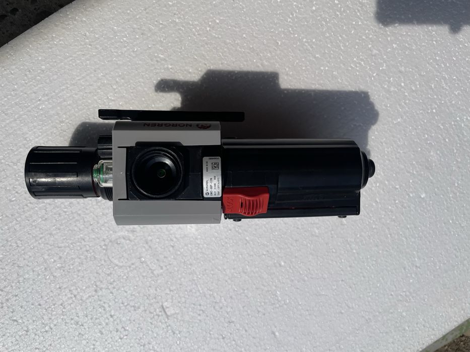 Ansamblu FRL complet: Filtru + Regulator + Lubrificator
