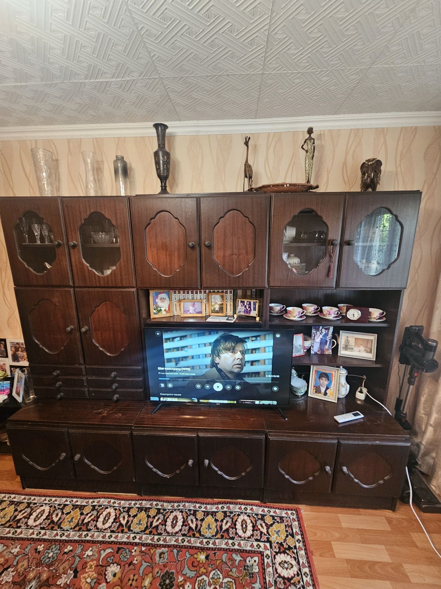 Стенка советская из настоящего дерева