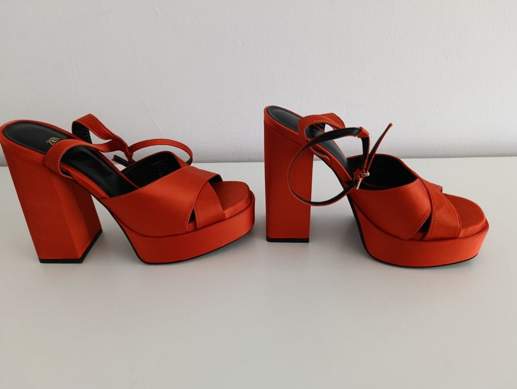 Нови сандали Zara