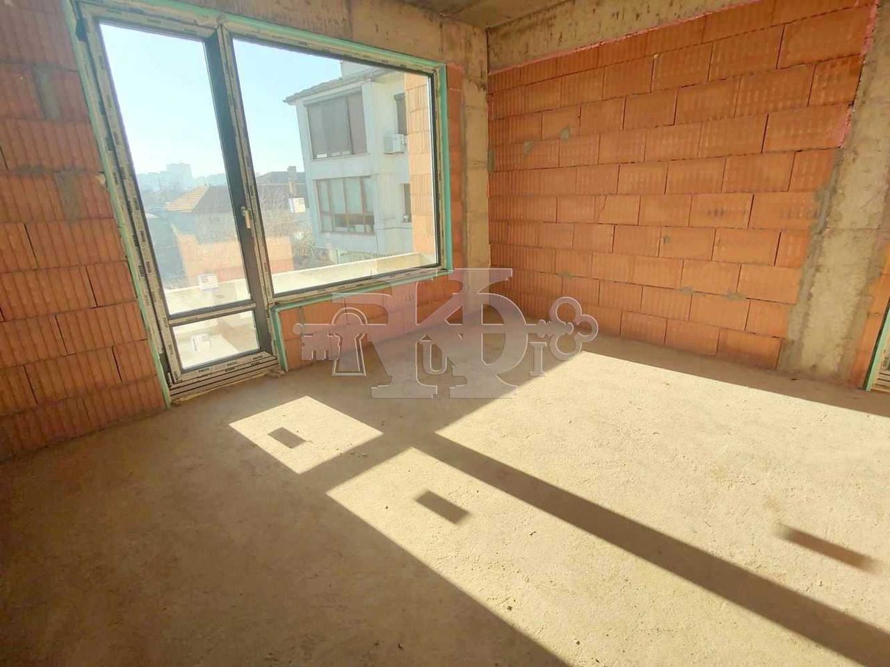 Продава се Двустаен апартамент в Добрич, Център - 85 кв.м за 974 €/кв.м - Снимка #7