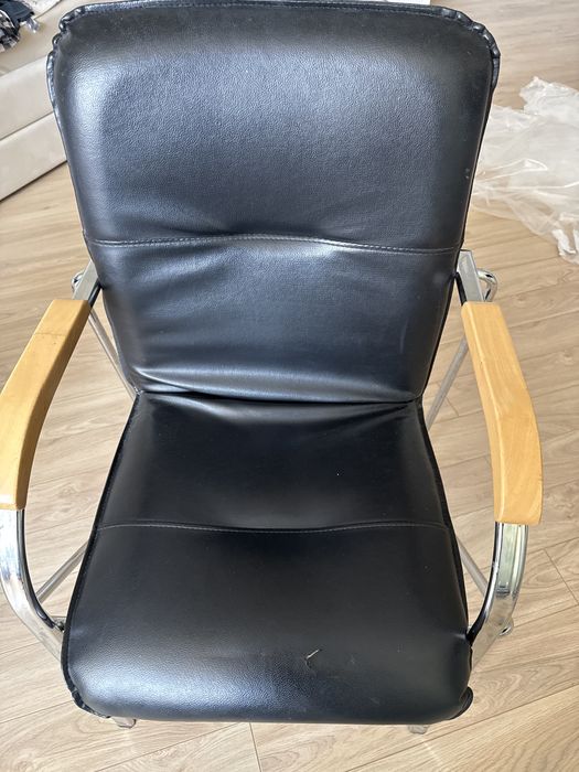 Продам офисные стулья Zeta. 8 тыс за стул.