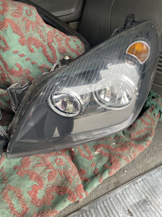 Фарове за опел астра Н оборудвани цената е за комплекта