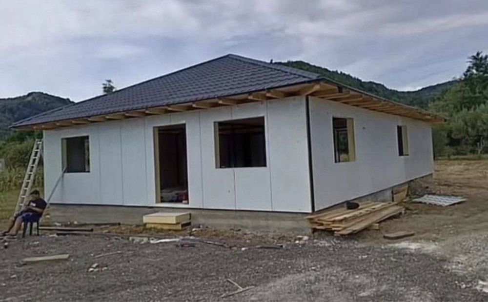 Case modulare pe structura metalica