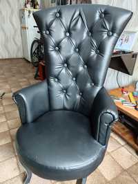 Кресло из кожзама