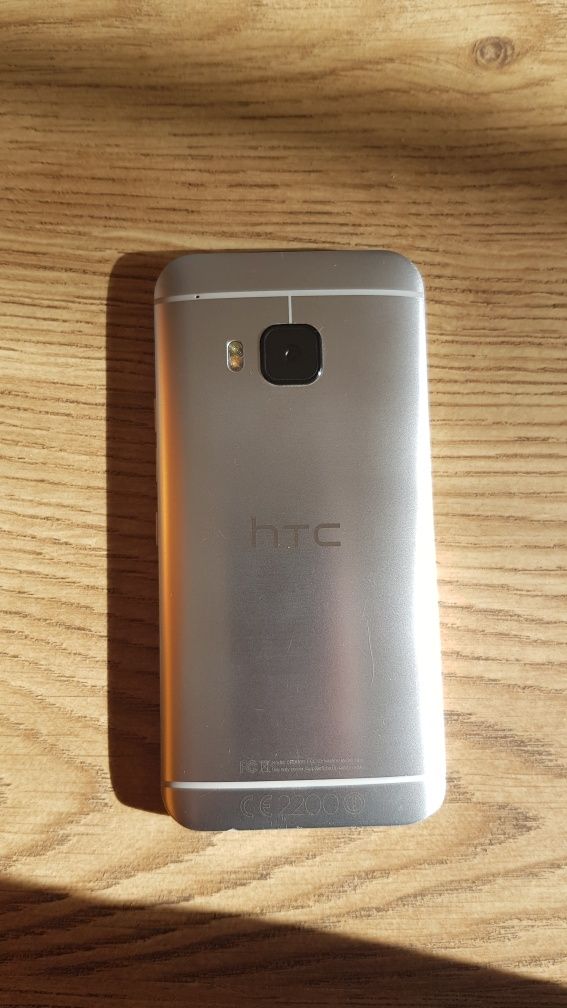 Мобилен телефон HTC One M9