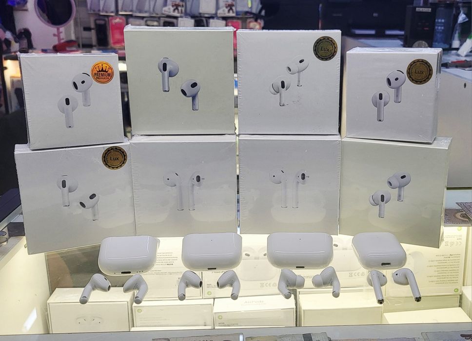 Продам наушники AirPods