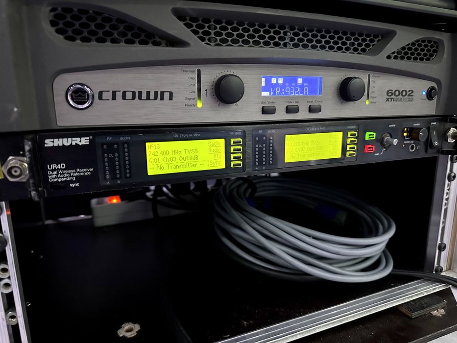 Microfon wireless profesional Shure UR4D + 2x SM58