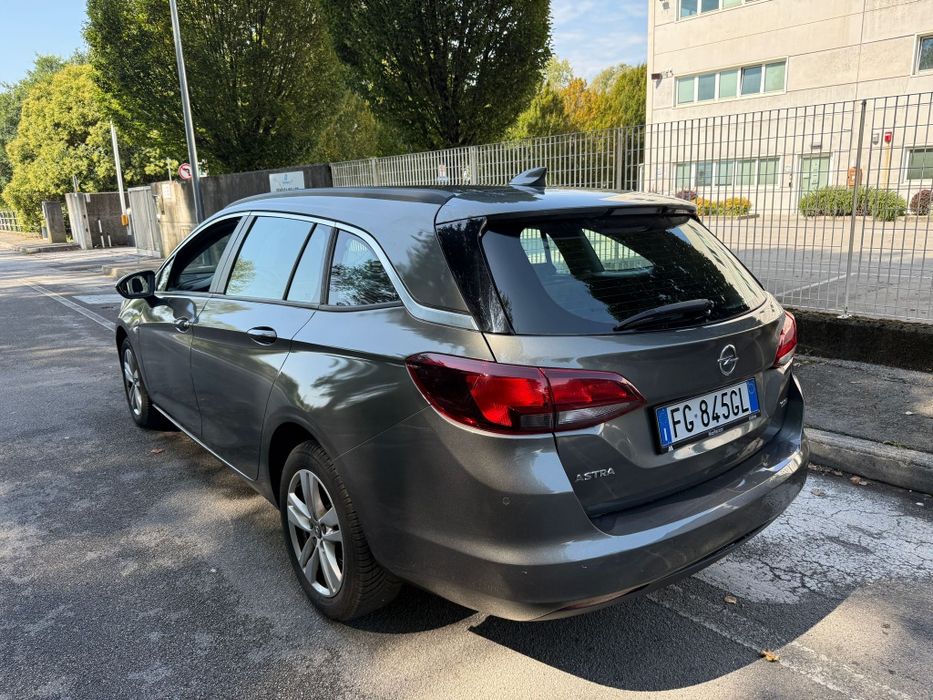 Vând Opel Astra 2016 euro 6!!