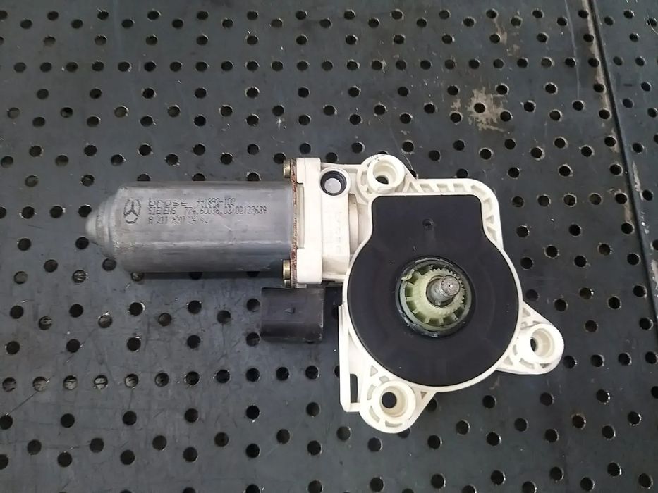 Motoras macara dreapta spate mercedes e class w211 a2118202442 991892100 77460036
